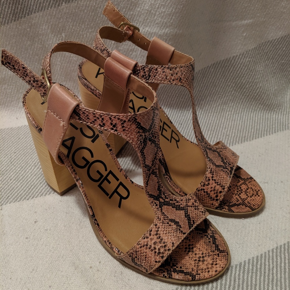 T-strap block heel sandal